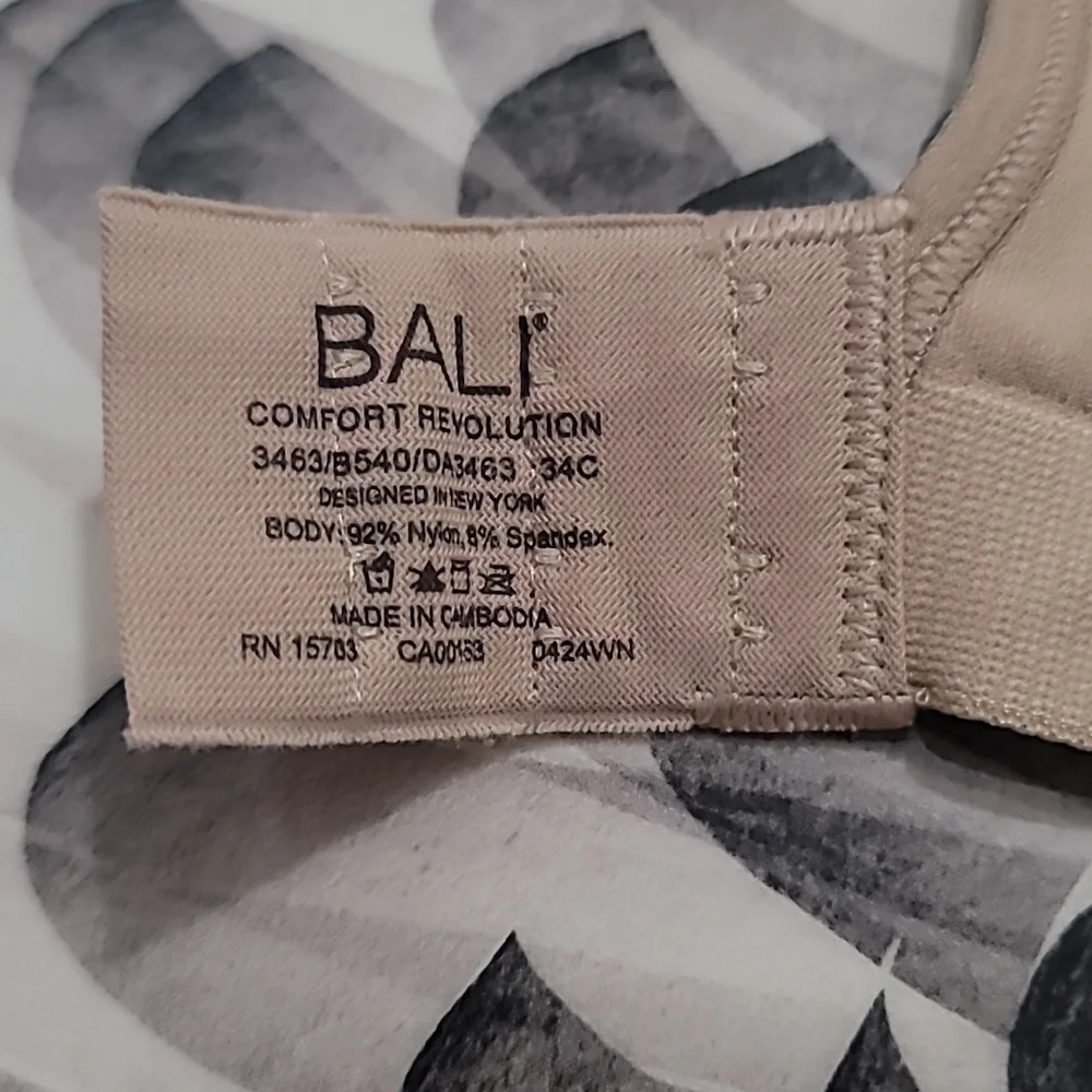 Bali Women's Comfort Revolution Wirefree Bra Beige Size 34 C